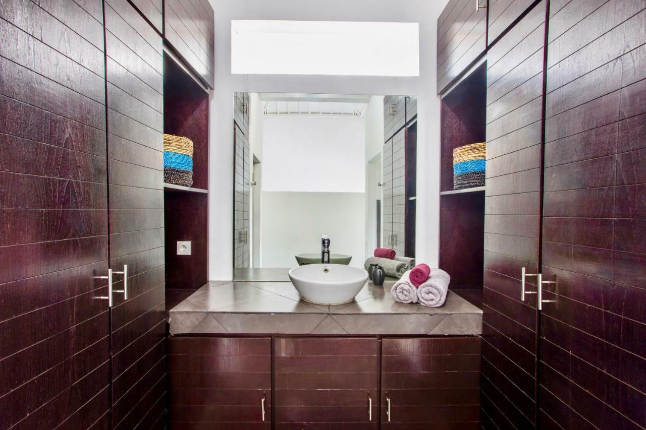 Villa Julia | Heart Of Seminyak | 350M Beach Εξωτερικό φωτογραφία